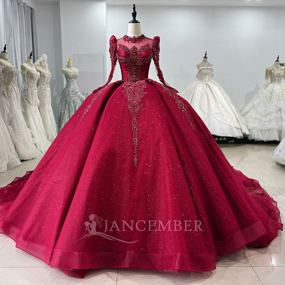 Diseños Elegantes para Tu Día Perfecto: vestido de novia con fajín