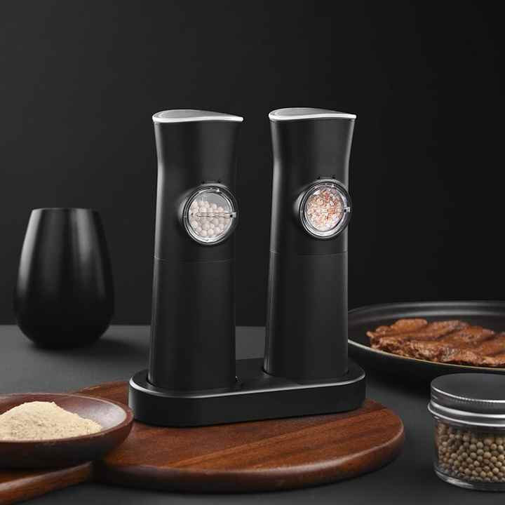Hot Selling Automatic Electric Pepper Grinder Rechargeable Stainless Steel Electric Salt Pepper Mills Set with Charging Base