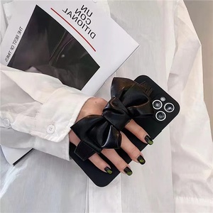 Custodia per telefono con supporto per bracciale con fiocco in Silicone in pelle 3D per <span class=keywords><strong>iphone</strong></span> 14 13 12 <span class=keywords><strong>11</strong></span> pro max custodia protettiva morbida per <span class=keywords><strong>fotocamera</strong></span> per Samsung S21 - Product Image 6