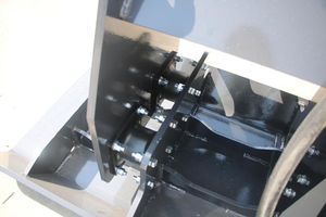 LandHonor Hochleistungs-Raupenplattenverdichter Q235 Stahl Vibrationsplattenverdichter-Anbaugerät 1 Jahr Garantie Benzinmotor 33 KN - Product Image 6