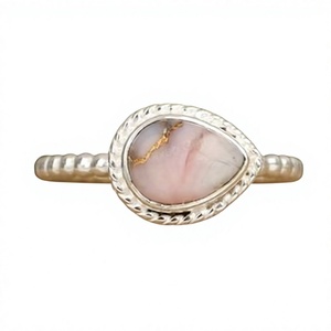 Bague unisexe en argent sterling 925, sertie d'un opale rose en cuivre, forme poire 10x14mm, avec bande torsadée, faite à la main, best-seller - Product Image 1