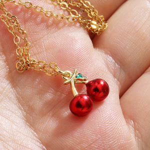 Splendida collana ciondolo farfalla rosa collana fragola per le donne rosso charm oro cuore collana regina di cuori - Product Image 3