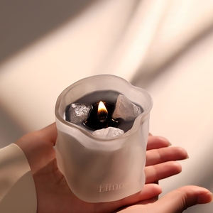 Velas Aromáticas de Tendencia, en Vasos de Vidrio Esmerilado Irregular, con Mecha de Madera y Cristal Crudo, para Decoración del Hogar y Mesa - Product Image 5