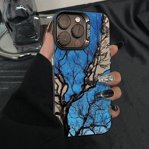 <span class=keywords><strong>Coque</strong></span> de téléphone personnalisée et dynamique avec motif <span class=keywords><strong>Ciel</strong></span> <span class=keywords><strong>Bleu</strong></span> et Arbres Séchés pour <span class=keywords><strong>Apple</strong></span> 17 Promax, conçue pour protéger le téléphone des chutes - Product Image 1