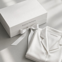 Boîte cadeau rigide pliable magnétique à rabat avec logo personnalisé imprimé, doublure en éponge imperméable, blanche, avec ruban lisse