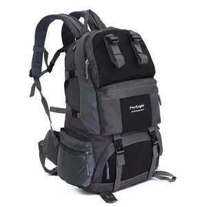 Échantillon gratuit : Sac à dos imperméable léger de 40 L pour la randonnée, le voyage et le camping en extérieur - Product Image 4