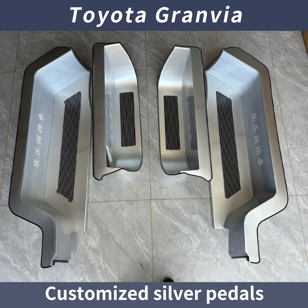 Toyota Granvia - Pédales argentées personnalisées