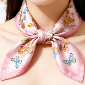 Ensemble cadeau en tissu personnalisé de luxe Ping, foulard en soie imprimé, masque pour les yeux, sac rose, nœud bleu, design exquis pour femmes - Product Image 6