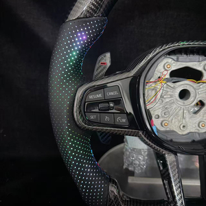 Volante de Fibra de Carbono con Iluminación Lateral RGB Estándar para CS, Personalizable con Cuero Perforado - Product Image 4