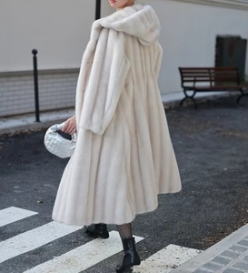 Manteau long en fausse fourrure épaisse et ajustée, blanc, taille cintrée, fourrure écologique, une pièce, vintage, hiver 2025 - Product Image 6