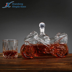 Set Decanter per Vino e Whisky Personalizzato <span class=keywords><strong>da</strong></span> 750ml in Vetro Borosilicato con Logo Personalizzato - Accessori per Collezionisti di Moto e Regali - Product Image 3