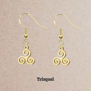 Orecchini Religiosi con Charm Triskelion in Acciaio Inossidabile Color Oro, Gioielli alla Moda - Product Image 2