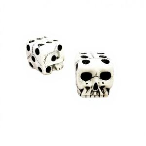 Dés à tête de mort blanche, jouet de jeu de société, ornement artisanal en silicone, créatif, tendance, pour jeu de défi extrême Onr - Product Image 1