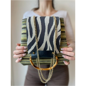 Borse a Spalla da Donna di Alta Qualità con Stampa Animalier, Fatte a Mano in Italia, Personalizzabili, Materiali Sostenibili, Stile Classico Rock - Product Image 3