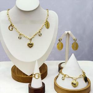 Conjunto de Joyería de Acero de Titanio Premium Estilo Coreano, Collar con <span class=keywords><strong>Colgante</strong></span> Floral e Imitación de Perla, Oro 18K, Regalo Minimalista y Elegante - Product Image 1