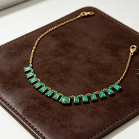 Collier pour femme Hailey Style Dua Lipa Training Season en or jaune massif 18 carats avec émeraude de laboratoire, mythologie ancestrale, bijoux fins, privé
