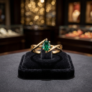 Anillo de Compromiso Clásico de Oro Amarillo de 14K con Corte Esmeralda, Chapado en Rodio, con Banda Cruzada y Solitario, Regalo para Mujer - Product Image 2