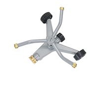 Aspersor de Césped Automático de 3 Brazos de Alta Resistencia con Transmisión Rotativa de Engranajes, Diseño Metálico Giratorio de 360 Grados, Base con Ruedas, Marca Dasheng Gardens