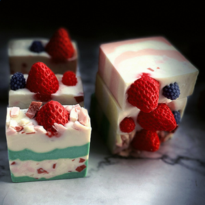 Tốt Nhất Bán Tắm Mặt Cơ Thể Chăm Sóc Da Mới Tùy Chỉnh Dâu Tây Bánh Hương Thơm Rửa Xà Phòng Làm Trắng Xà Phòng Món Quà Làm Bằng Tay Xà Phòng - Product Image 3