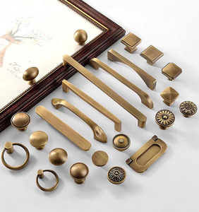 Offre Spéciale : Poignées et Boutons en Laiton Massif Antique pour Armoires et Meubles de Cuisine - Product Image 1