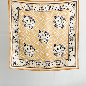 Modello personalizzato basso MOQ stampa digitale 70*70cm 100% <span class=keywords><strong>pura</strong></span> <span class=keywords><strong>seta</strong></span> sciarpa quadrata di lusso Designer <span class=keywords><strong>Foulard</strong></span> quadrati 100% sciarpe di <span class=keywords><strong>seta</strong></span> - Product Image 6