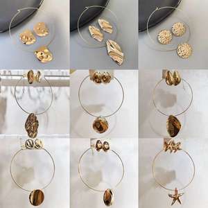 Ensemble collier et boucles d'oreilles pendentif feuille plaqué or, vente en gros, tendance, minimaliste, géométrique, cercle - Product Image 4