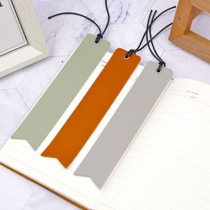 Vintage Style PU Leather <b>Bookmark</b> Reusable Book Clip Page Marker Practical Page Divider for Writers & Bookworms - Product Image 3