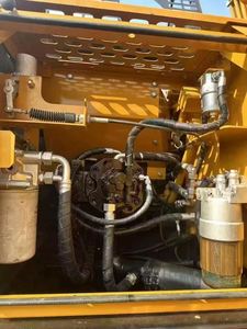 Excavatrice sur chenilles hydraulique d'occasion SY135C, 13 tonnes, 95% neuve, d'origine, machine minière 135, moteur Isuzu, forte puissance de creusement - Product Image 4