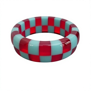 Brazaletes de Resina Cerámica Geométricos de Lujo en Blanco y Negro, Colores Personalizados, Diseño a Cuadros, Unisex, Clásicos, Hechos a Mano, Elegantes, para Boda, Mujer - Product Image 3