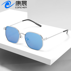 Gafas de sol metálicas poligonales para mujer, protección UV400, lentes azules, estilo de viaje a la moda, fabricadas en Wenzhou - Product Image 4