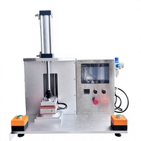Machine d'emballage, de remplissage et de scellage semi-automatique pour les dosettes de lessive, les emballages de produits chimiques, les sacs/pochettes en plastique