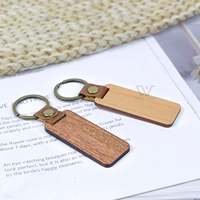Venta al por mayor de madera láser espacios en blanco llavero grabado personalizado etiqueta cuero llavero de madera llavero para regalo de empresa