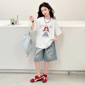 Set Estivo 2026 per Ragazze: Shorts in Denim e Maglietta a Maniche Corte Nuovo Stile per Bambini. Outfit in Stile Coreano per Ragazze - Product Image 2