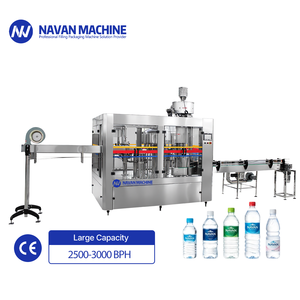 Máquina automática para llenar, tapar y enjuagar botellas a precio razonable, línea de producción de envasado y empaquetado de bebidas a pequeña escala - Product Image 1