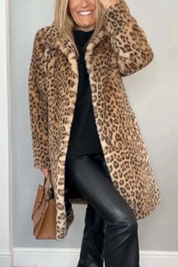 <span class=keywords><strong>Giacca</strong></span> di pelliccia con stampa <span class=keywords><strong>leopardata</strong></span> invernale alla moda cappotto da <span class=keywords><strong>donna</strong></span> con colletto finto pelliccia di volpe cappotto lungo in pelliccia sintetica - Product Image 2