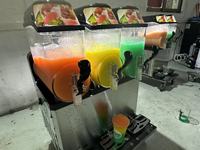 Machine à glace à cocktail glacé 4 en 1 totalement fermée/machine à cocktail à margarita/machine à milk-shake à neige fondue