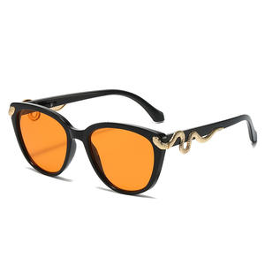 Haute qualité <span class=keywords><strong>serpent</strong></span> cadre petit oeil de chat nuances lunettes pour femmes PC <span class=keywords><strong>lentille</strong></span> lunettes De soleil voyage conduite Gafas De Sol - Product Image 2