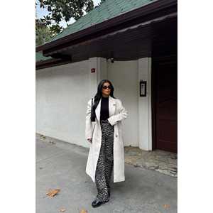 Abrigo Beige para Mujer con Detalle de Botones, Cierre de un Solo Botón, Reversible, Forro de Nailon Transpirable para Otoño e Invierno - Product Image 2