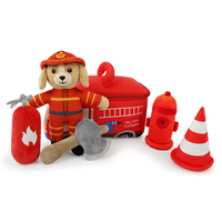 Ensemble de jeu en peluche Chien pompier, avec camion de pompiers en peluche doux, sac de rangement, hydrant, extincteur et hache, jouet d'imitation pour enfants, cadeau