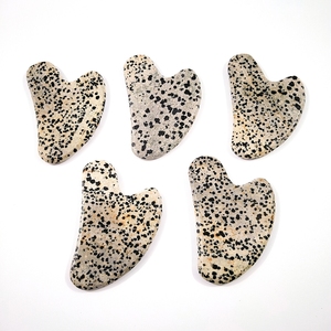 Masajeador de piedra con forma de corazón, <span class=keywords><strong>Jaspe</strong></span> dálmata <span class=keywords><strong>verde</strong></span> gua sha para la cara, producto más nuevo - Product Image 5
