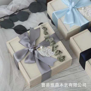 Caja de regalo cuadrada de madera de pino hecha a mano para embalaje de regalos y manualidades - Product Image 5