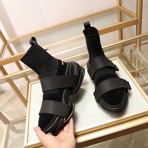 Chaussures de sport pour hommes - Marque de luxe. Chaussures décontractées pour femmes à semelles épaisses et confortables. Chaussures courtes montantes de créateur, style vaisseau spatial. - Product Image 6