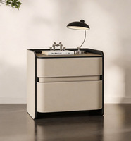 Table de chevet moderne italienne minimaliste de luxe léger en bois massif et cuir, nouveau modèle haut de gamme avec rangement intégral, mobilier de chambre à coucher