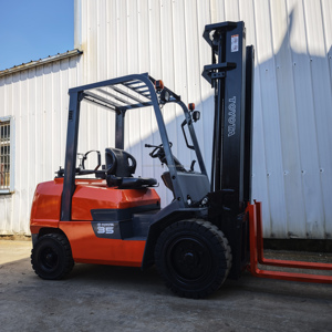 KOMATSU TCM TOYOTA Japan 3.5 Tons 4.5 Meters 3 Stages <b>Forklift</b> TOYOTA FGZN 35 <b>Forklift</b> Dual Use of Gas and Liquefied Gas - Product Image 2