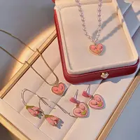 2022 New Sweet Pink Love collana orecchini Set Sweet Cool Wind Pearl Clavicle Chain Jewelry Set collana e orecchini da donna