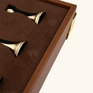 Boîte décorative de luxe en cuir et bois pour échecs, certifiée <span class=keywords><strong>SABER</strong></span>, pour la décoration de bureaux, hôtels et maisons d'hôtes en Arabie Saoudite, Émirats Arabes Unis, Qatar, et pour la vente en gros. - Product Image 3