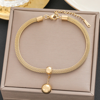 Bracelets à maillons de chaîne tendance en acier inoxydable plaqué or 18 carats avec breloques en forme de cœur, de fleur et de diamant pour femmes