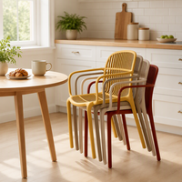 Chaise de salle à manger moderne pour la famille, dossier à lattes courbées, empilable, assise en résine facile à nettoyer, pour cuisine et coin petit-déjeuner