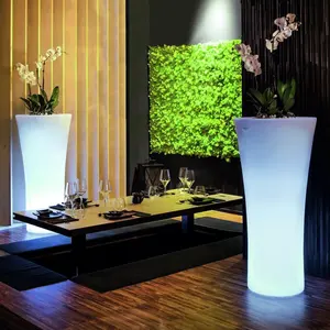 आधुनिक डिजाइन आरजीबी रंग बदलते सजावटी फूल/बागान पॉट गार्डन आंगन बालकनी सजावटी एलईडी लंबा प्लास्टिक सिलेंडर vases