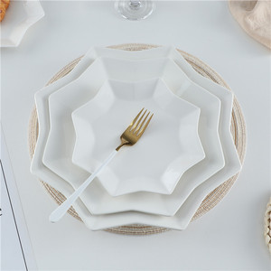 Vaisselle domestique de Style nordique <span class=keywords><strong>assiette</strong></span> à dîner <span class=keywords><strong>assiette</strong></span> de service de mariage en forme d'octogone assiettes de chargeur en céramique <span class=keywords><strong>blanche</strong></span> - Product Image 1